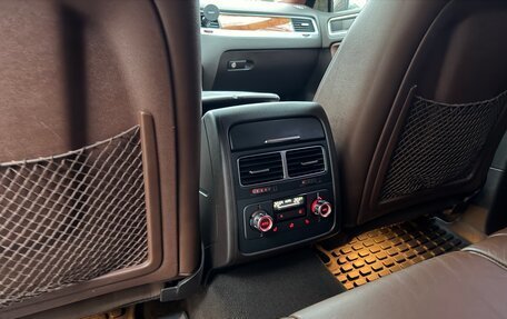 Volkswagen Touareg III, 2011 год, 1 600 000 рублей, 11 фотография