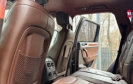 Volkswagen Touareg III, 2011 год, 1 600 000 рублей, 13 фотография