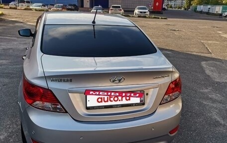 Hyundai Solaris II рестайлинг, 2013 год, 1 000 000 рублей, 4 фотография