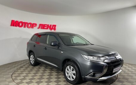 Mitsubishi Outlander III рестайлинг 3, 2018 год, 2 050 000 рублей, 3 фотография