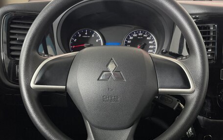 Mitsubishi Outlander III рестайлинг 3, 2018 год, 2 050 000 рублей, 11 фотография