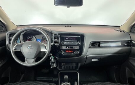 Mitsubishi Outlander III рестайлинг 3, 2018 год, 2 050 000 рублей, 10 фотография