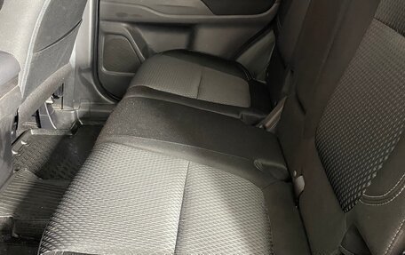 Mitsubishi Outlander III рестайлинг 3, 2018 год, 2 050 000 рублей, 20 фотография