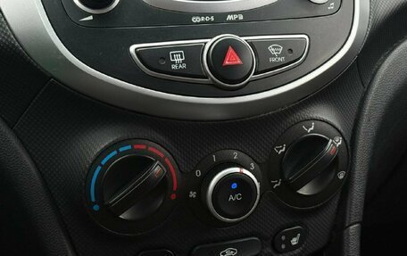 Hyundai Solaris II рестайлинг, 2011 год, 780 000 рублей, 16 фотография