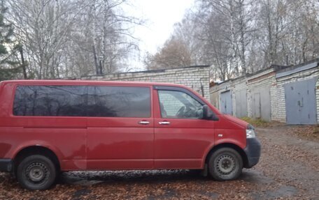 Volkswagen Transporter T5 рестайлинг, 2004 год, 900 000 рублей, 3 фотография