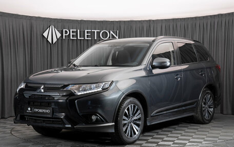 Mitsubishi Outlander III рестайлинг 3, 2019 год, 2 490 000 рублей, 1 фотография