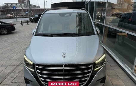 Mercedes-Benz V-Класс, 2024 год, 12 000 000 рублей, 2 фотография