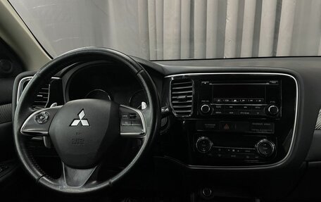 Mitsubishi Outlander III рестайлинг 3, 2014 год, 1 149 777 рублей, 8 фотография