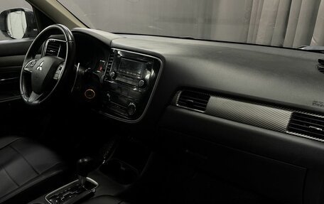 Mitsubishi Outlander III рестайлинг 3, 2014 год, 1 149 777 рублей, 15 фотография