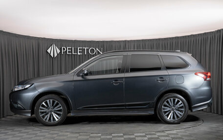 Mitsubishi Outlander III рестайлинг 3, 2019 год, 2 490 000 рублей, 8 фотография