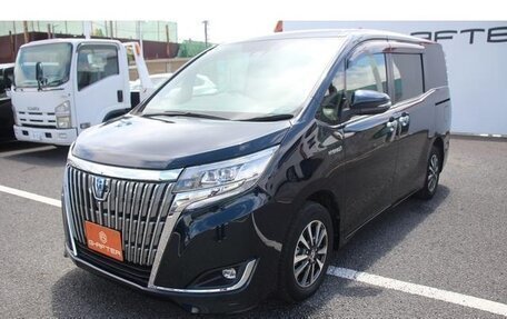 Toyota Esquire I, 2017 год, 2 990 000 рублей, 2 фотография