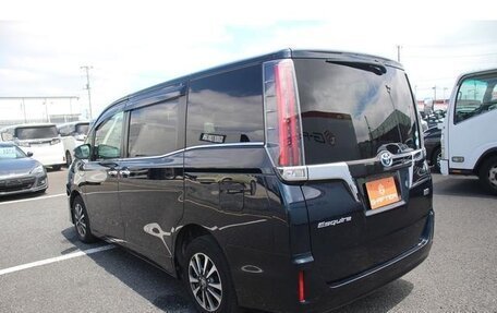Toyota Esquire I, 2017 год, 2 990 000 рублей, 3 фотография