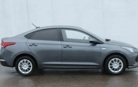 Hyundai Solaris II рестайлинг, 2021 год, 1 800 000 рублей, 9 фотография