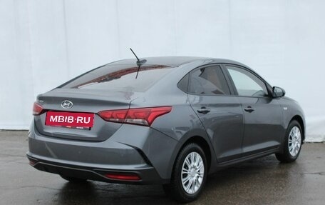 Hyundai Solaris II рестайлинг, 2021 год, 1 800 000 рублей, 8 фотография