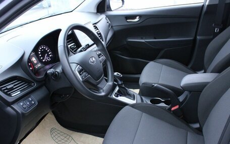 Hyundai Solaris II рестайлинг, 2021 год, 1 800 000 рублей, 15 фотография