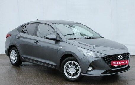 Hyundai Solaris II рестайлинг, 2021 год, 1 800 000 рублей, 4 фотография