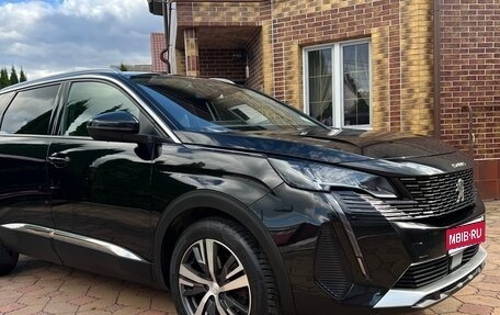 Peugeot 5008 II, 2021 год, 2 490 000 рублей, 1 фотография