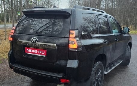 Toyota Land Cruiser Prado 150 рестайлинг 2, 2022 год, 7 390 000 рублей, 1 фотография