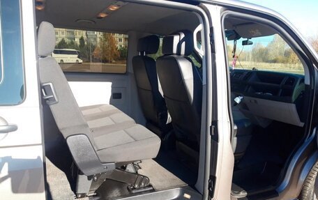 Volkswagen Caravelle T6 рестайлинг, 2015 год, 2 850 000 рублей, 3 фотография