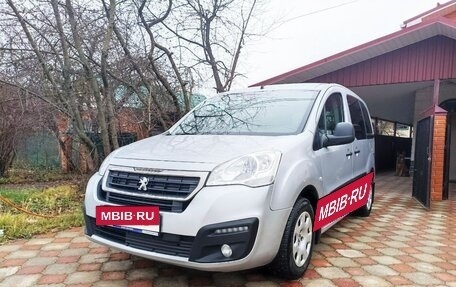 Peugeot Partner II рестайлинг 2, 2021 год, 1 800 000 рублей, 4 фотография