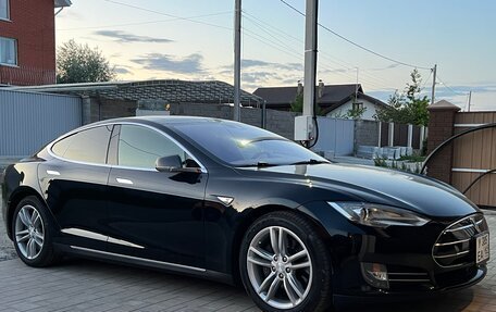 Tesla Model S I, 2015 год, 2 800 000 рублей, 2 фотография