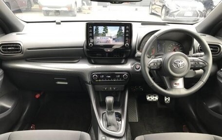 Toyota Yaris, 2020 год, 3 фотография