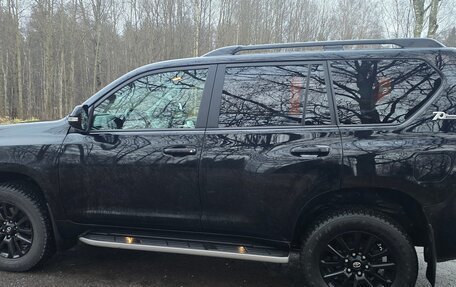 Toyota Land Cruiser Prado 150 рестайлинг 2, 2022 год, 7 390 000 рублей, 8 фотография