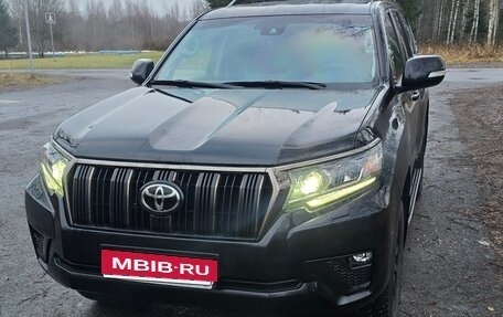 Toyota Land Cruiser Prado 150 рестайлинг 2, 2022 год, 7 390 000 рублей, 10 фотография