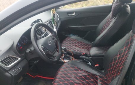 Hyundai Solaris II рестайлинг, 2018 год, 1 000 000 рублей, 5 фотография