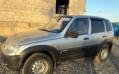 Chevrolet Niva I рестайлинг, 2010 год, 350 000 рублей, 3 фотография