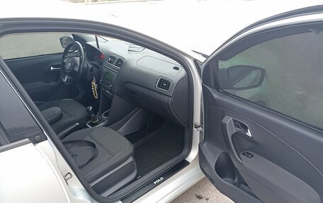 Volkswagen Polo VI (EU Market), 2012 год, 900 000 рублей, 13 фотография