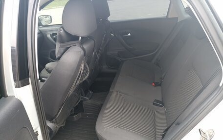 Volkswagen Polo VI (EU Market), 2012 год, 900 000 рублей, 11 фотография