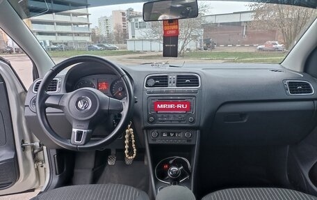 Volkswagen Polo VI (EU Market), 2012 год, 900 000 рублей, 12 фотография
