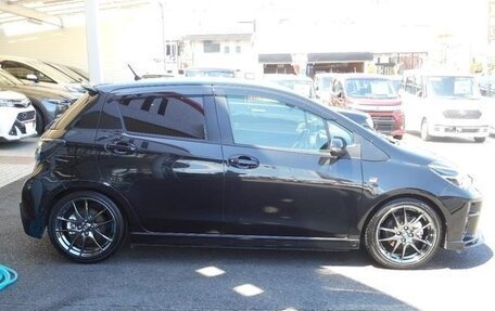 Toyota Vitz, 2017 год, 810 777 рублей, 3 фотография