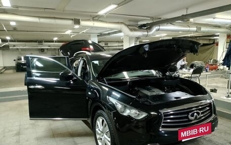 Infiniti QX70, 2016 год, 2 800 000 рублей, 7 фотография