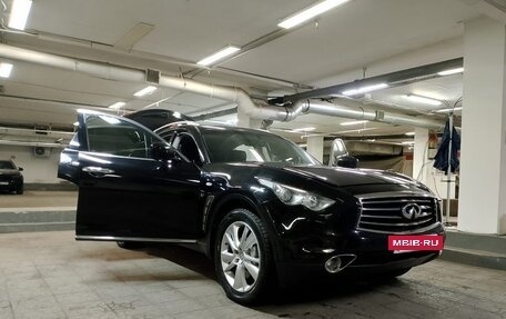 Infiniti QX70, 2016 год, 2 800 000 рублей, 4 фотография