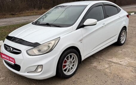 Hyundai Solaris II рестайлинг, 2011 год, 760 000 рублей, 1 фотография