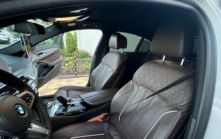 BMW 5 серия, 2019 год, 4 300 000 рублей, 21 фотография