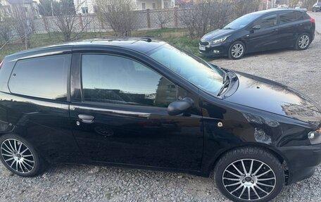 Fiat Punto III Punto Evo рестайлинг, 2000 год, 270 000 рублей, 4 фотография