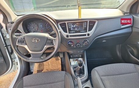 Hyundai Solaris II рестайлинг, 2017 год, 1 290 000 рублей, 8 фотография