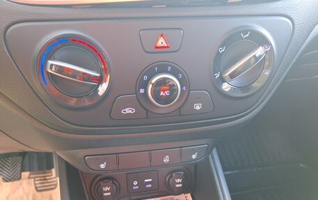 Hyundai Solaris II рестайлинг, 2017 год, 1 290 000 рублей, 11 фотография