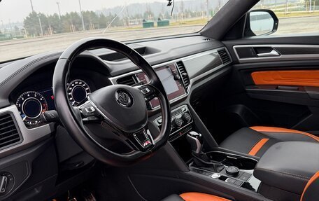 Volkswagen Teramont I, 2018 год, 3 400 000 рублей, 3 фотография