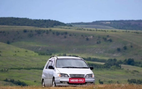Toyota Ipsum II, 1996 год, 400 000 рублей, 2 фотография