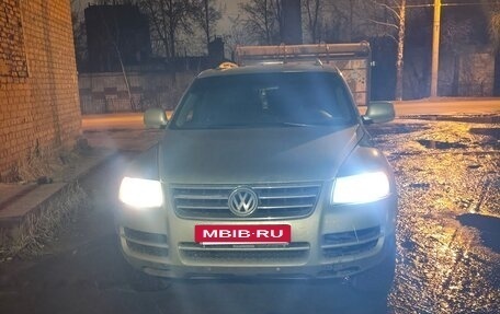 Volkswagen Touareg III, 2003 год, 650 000 рублей, 2 фотография
