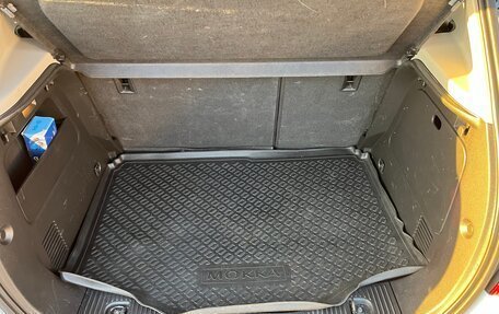 Opel Mokka I, 2013 год, 1 299 000 рублей, 28 фотография