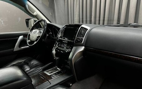 Toyota Land Cruiser 200, 2014 год, 4 049 900 рублей, 22 фотография