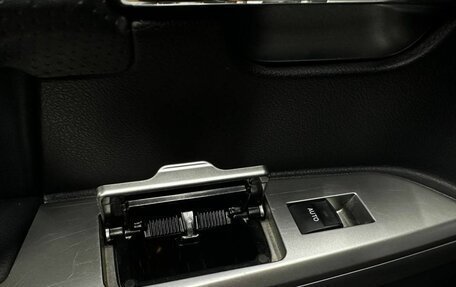 Toyota Land Cruiser 200, 2014 год, 4 049 900 рублей, 28 фотография