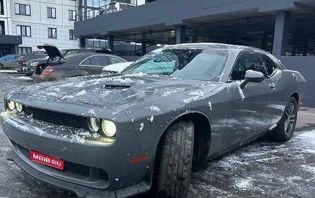 Dodge Challenger III рестайлинг 2, 2019 год, 3 400 000 рублей, 1 фотография
