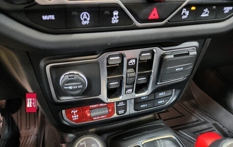 Jeep Wrangler, 2024 год, 6 700 000 рублей, 14 фотография