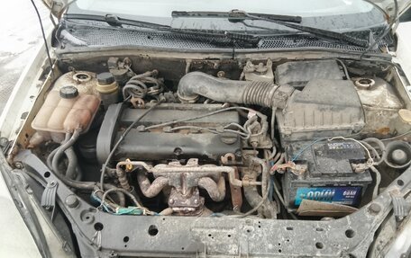 Ford Focus IV, 2001 год, 130 000 рублей, 4 фотография